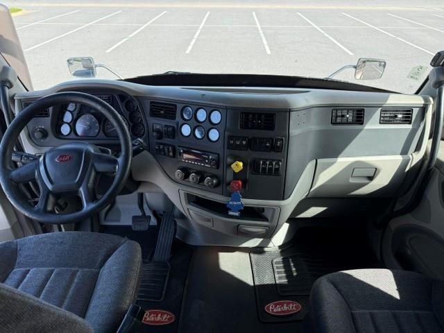 2022 Peterbilt 579-11