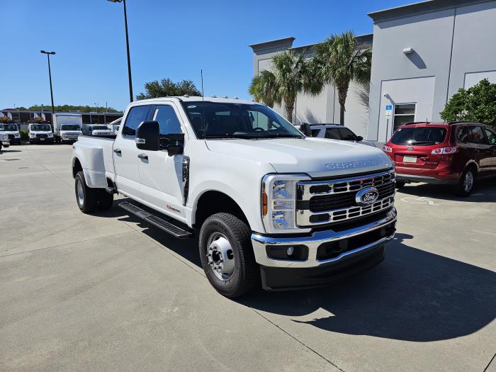 2027 Ford F-350-3