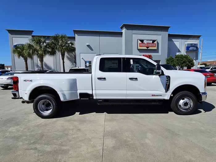 2027 Ford F-350-4