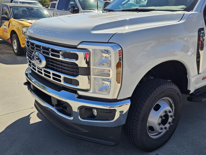2027 Ford F-350-9
