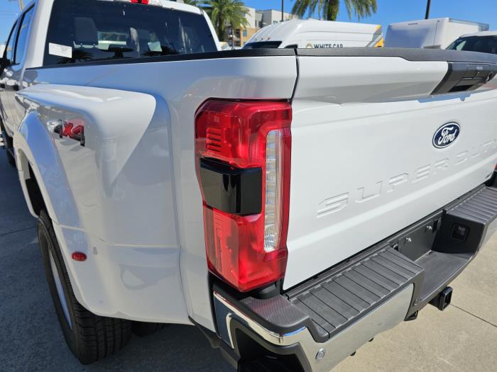 2027 Ford F-350-10