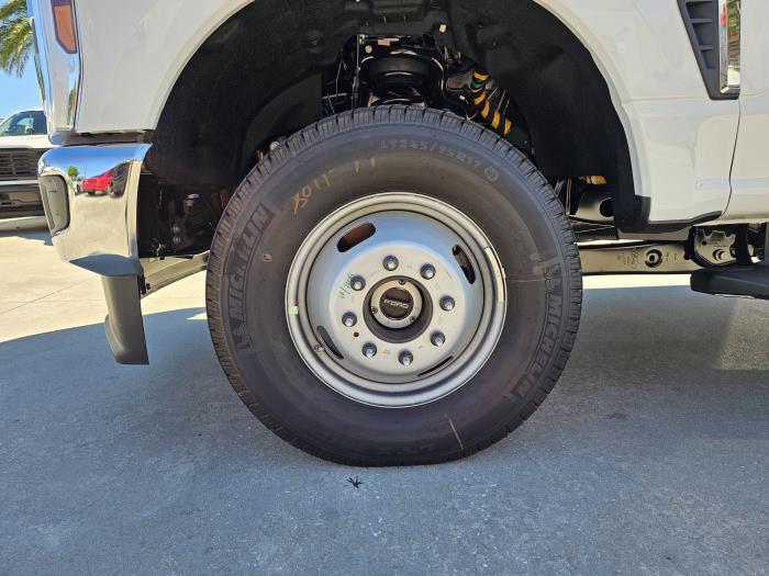 2027 Ford F-350-13