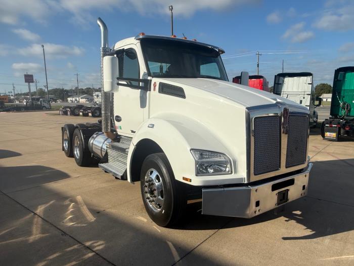 2020 Kenworth T880-1