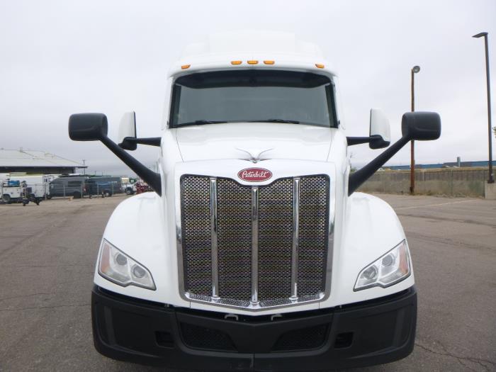 2023 Peterbilt 579-8