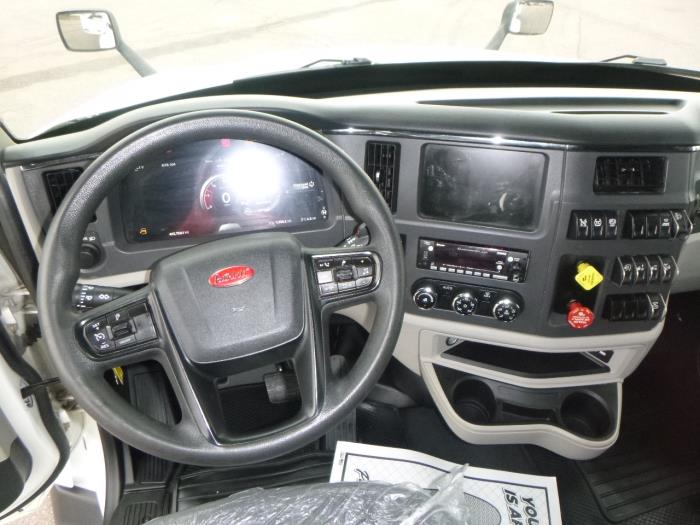 2023 Peterbilt 579-13