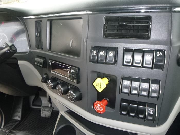 2023 Peterbilt 579-14