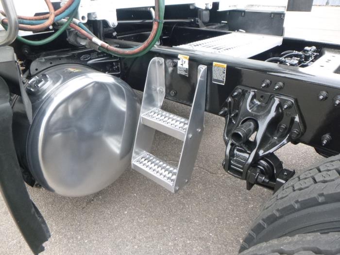 2023 Peterbilt 579-28