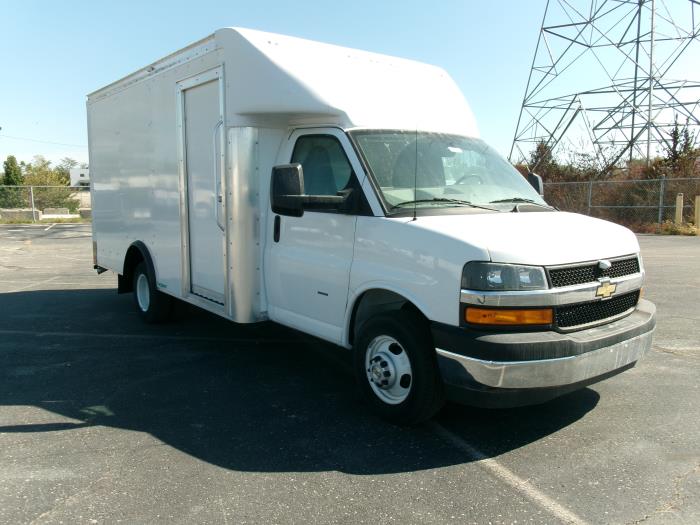 2023 Chevrolet Express 3500-2