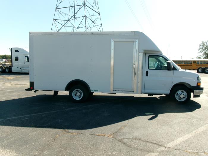 2023 Chevrolet Express 3500-4