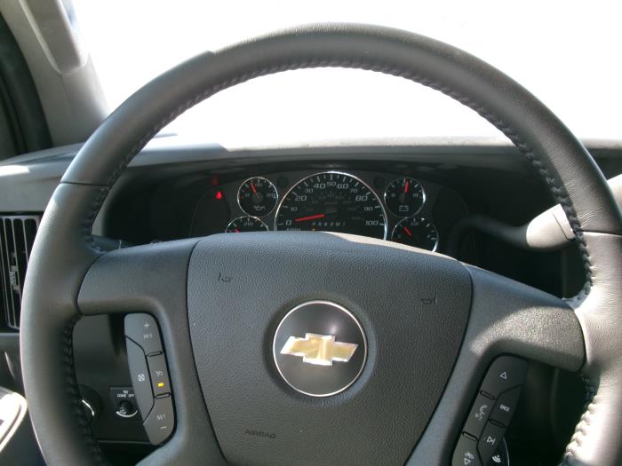 2023 Chevrolet Express 3500-10