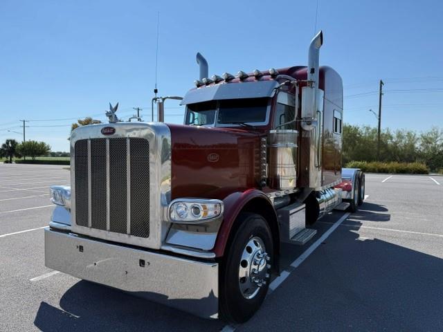 2022 Peterbilt 389-0