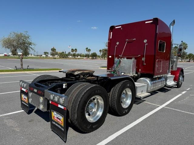 2022 Peterbilt 389-4