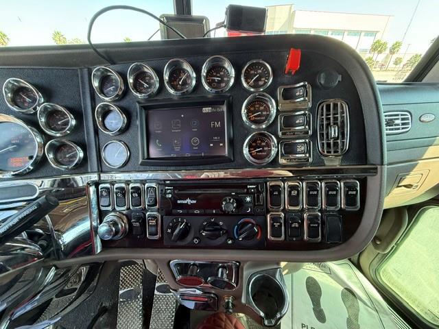 2022 Peterbilt 389-12