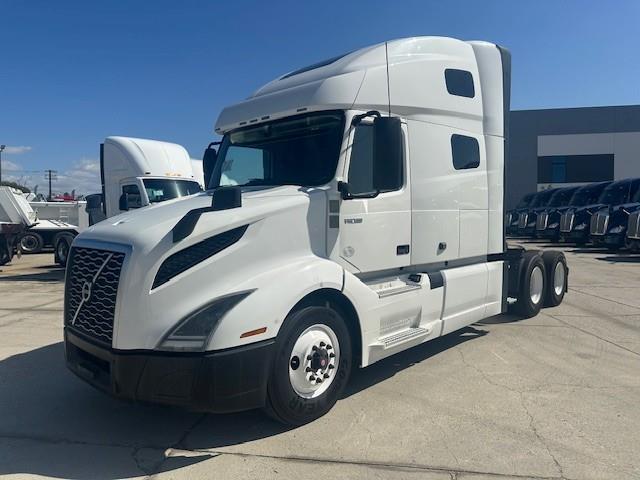 2022 Volvo VNL64T760-0