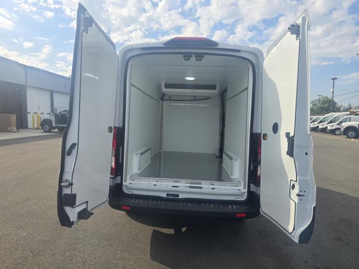 2026 Ford Transit-250-6