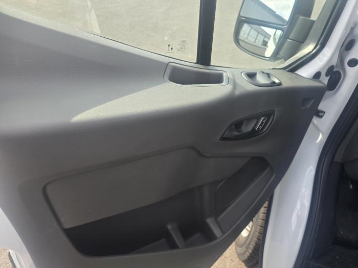 2026 Ford Transit-250-19
