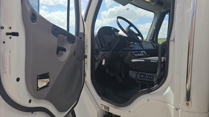 2020 Freightliner Business Class M2 106-8