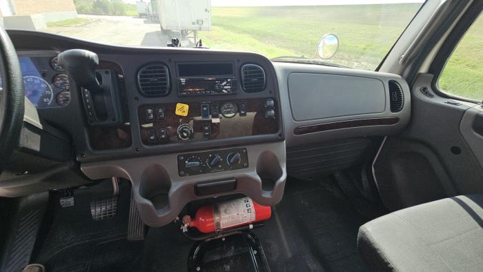 2020 Freightliner Business Class M2 106-10