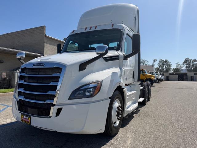 2019 Freightliner Cascadia-0
