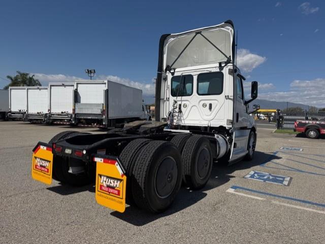 2019 Freightliner Cascadia-4