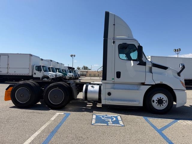 2019 Freightliner Cascadia-3