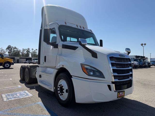 2019 Freightliner Cascadia-2