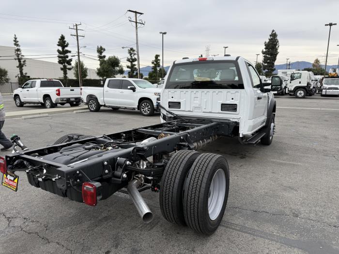 2027 Ford F-450-4