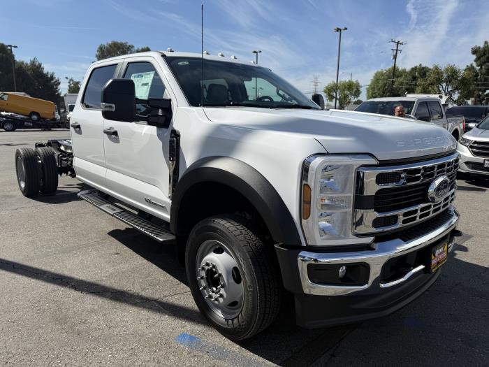 2027 Ford F-550-4