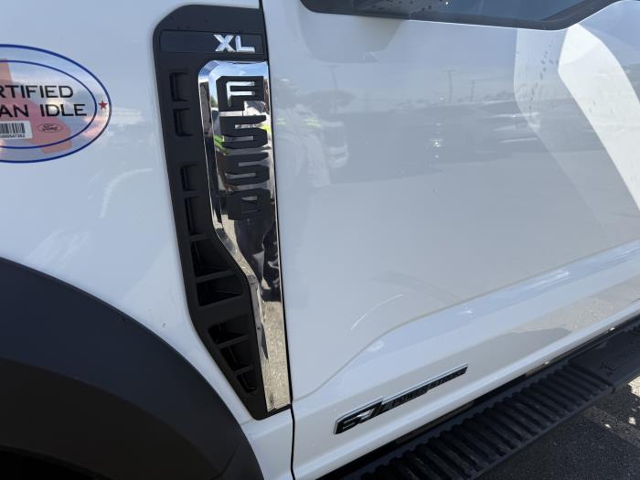 2027 Ford F-550-14