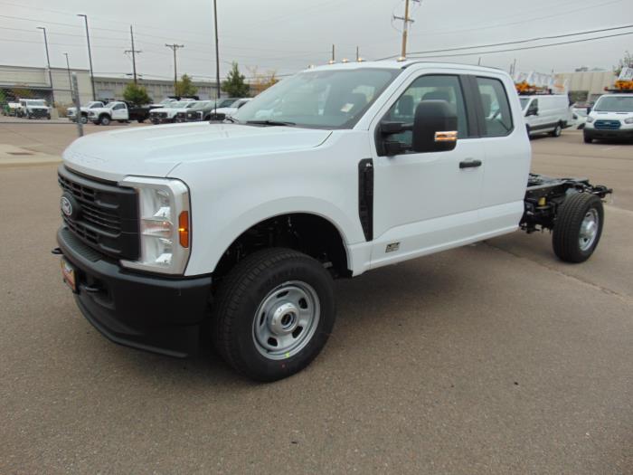 2027 Ford F-350-0
