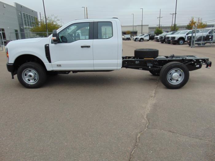 2027 Ford F-350-1