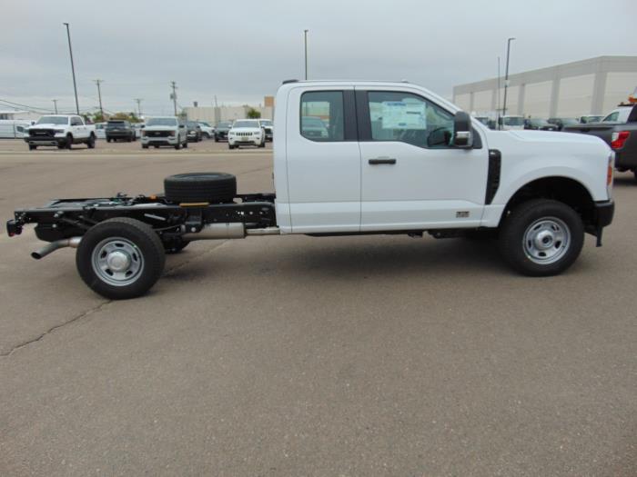 2027 Ford F-350-5