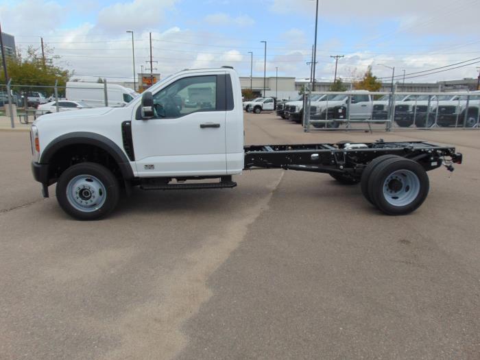 2027 Ford F-550-2
