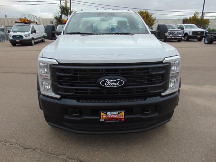 2027 Ford F-550-8