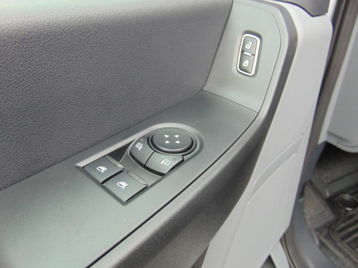 2027 Ford F-550-10