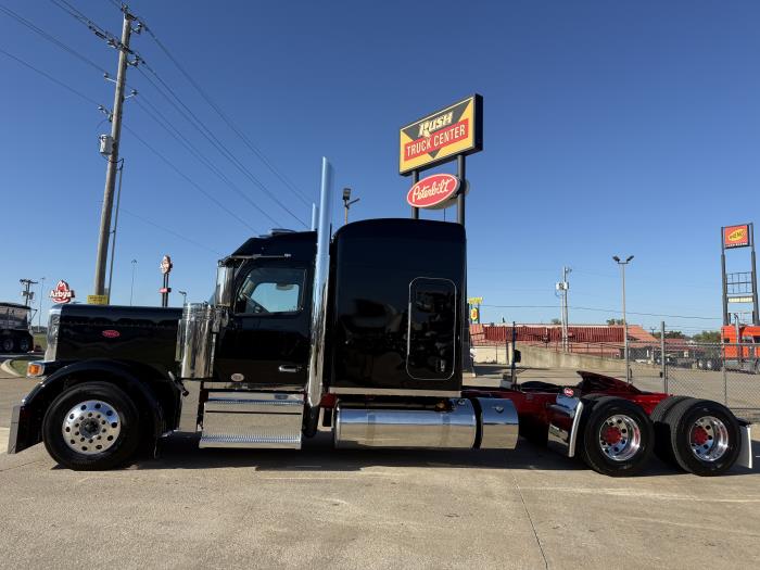 2027 Peterbilt 589-3
