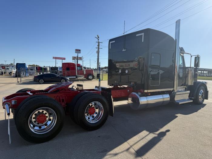 2027 Peterbilt 589-7