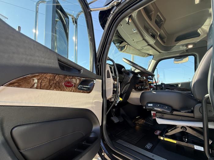 2027 Peterbilt 589-13