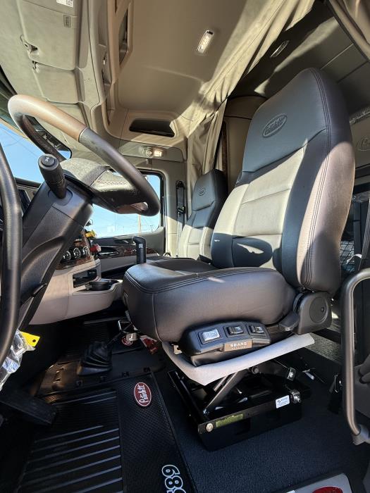2027 Peterbilt 589-14