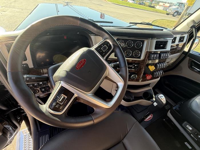 2027 Peterbilt 589-16