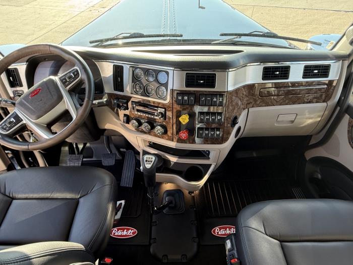 2027 Peterbilt 589-27