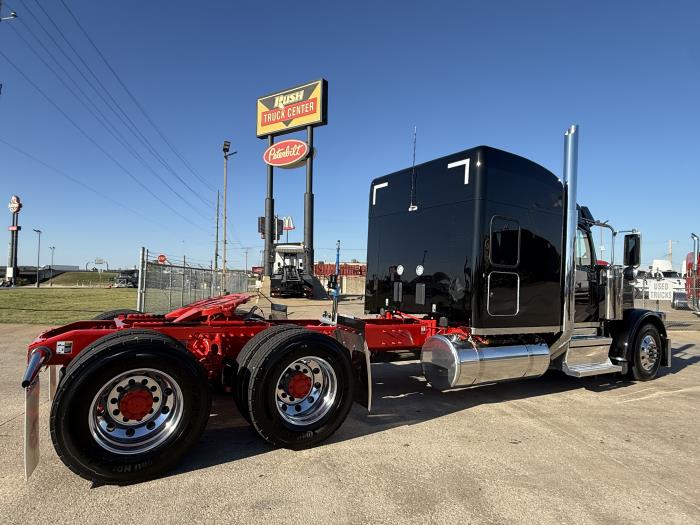 2027 Peterbilt 589-28
