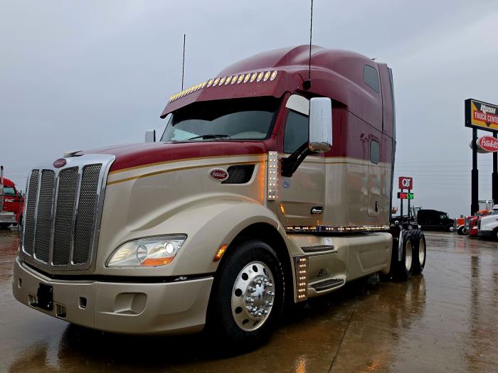 2021 Peterbilt 579-0