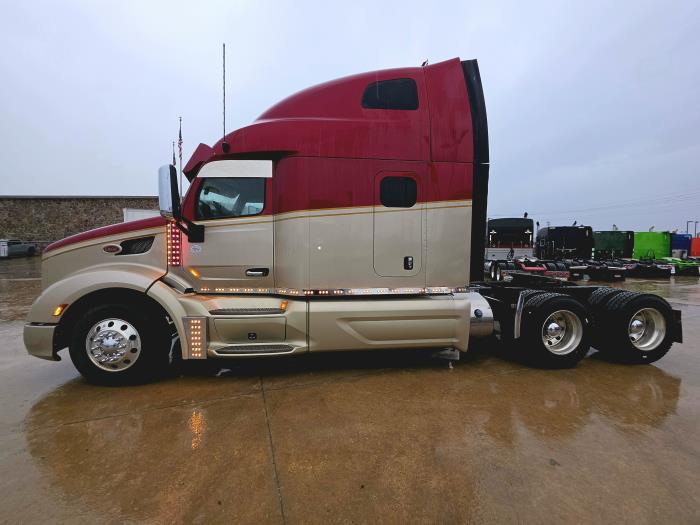 2021 Peterbilt 579-1