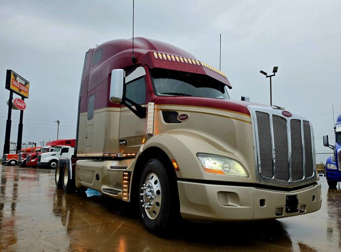2021 Peterbilt 579-7