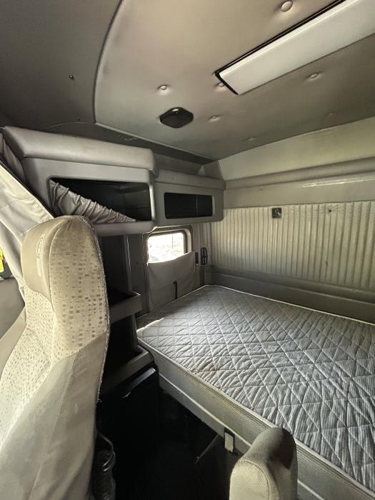2019 Kenworth T800-7