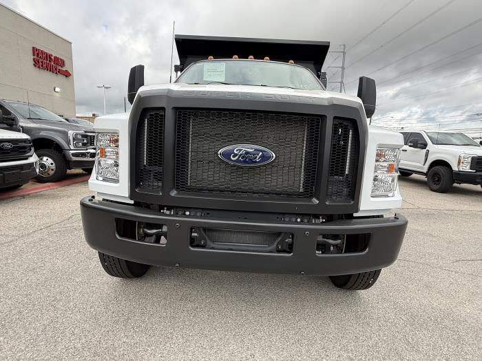 2027 Ford F-750-8
