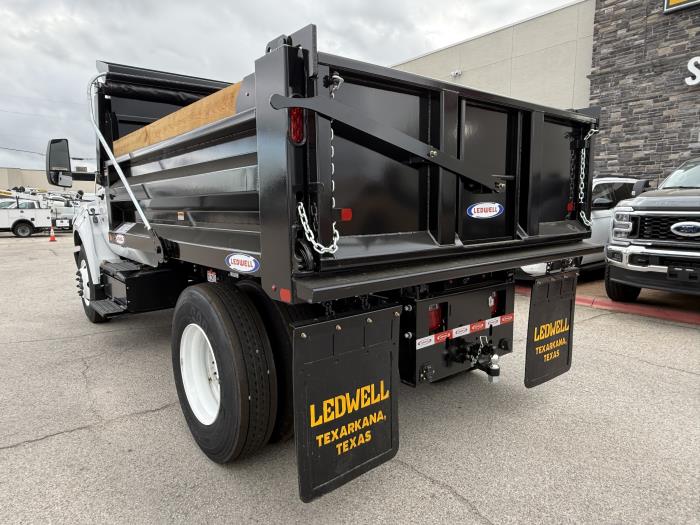 2027 Ford F-750-3