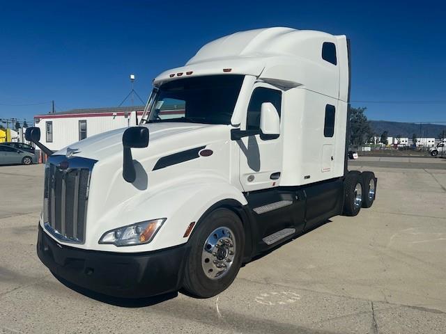 2023 Peterbilt 579-0