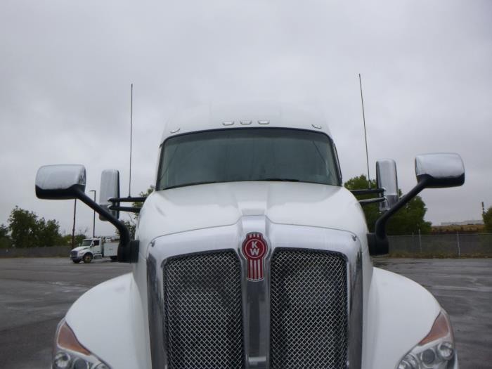 2023 Kenworth T680-8